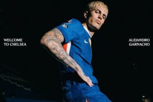 這地兒我熟！加納喬官宣照坐廣告牌，曼聯(lián)時期曾在藍(lán)橋做同款慶祝