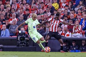 雙子星！本賽季五大聯(lián)賽過人15+僅2人：亞馬爾18次、尼科16次