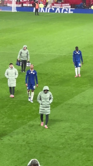 十打十沒能登場，加納喬賽后退場時被全場曼聯(lián)球迷唱歌嘲諷