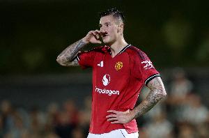 在對(duì)切爾西的上半場(chǎng)，曼聯(lián)前鋒舍什科觸球6次