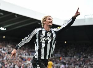 亞當斯：我朝沃爾特馬德噴垃圾話，但他太友善了搞得我都不好意思