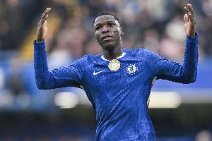 新晉世一腰！凱塞多半場僅1丟球權助藍軍3球完勝，1億身價后腰第1