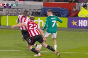 加克波禁區(qū)倒地未判點(diǎn)！官方：VAR確認(rèn)科林斯對(duì)加克波未構(gòu)成犯規(guī)