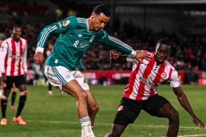 一瀉千里！5輪時(shí)利物浦積15分5分領(lǐng)跑，9輪后還是15分被曼聯(lián)反超