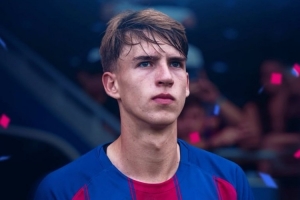 羅馬諾：巴薩19歲中場馬克斯隨一線隊訓(xùn)練，弗里克希望他填補空缺