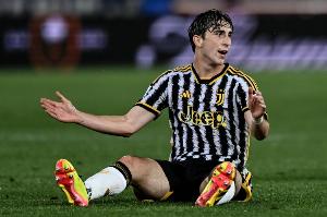 斯基拉：兩家意甲俱樂(lè)部有意租借米雷蒂，但尤文希望留住球員